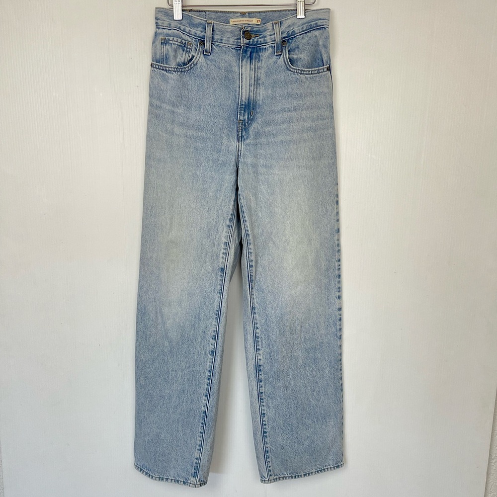 Levi’s Straight Leg Jeans